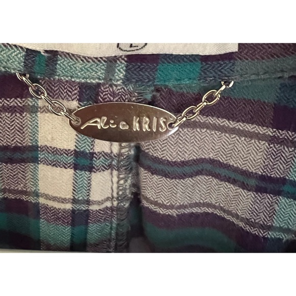 Plaid button shirt, very soft and comfy - Picture 3 of 7